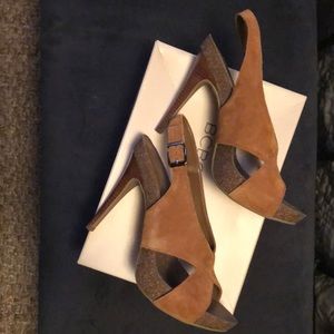 🍭BCBGeneration NWT Greer Criss Cross Sandals🍭